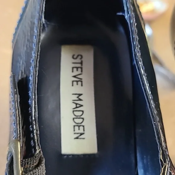 LIKE NEW! Steve Madden Sz 8 Navy Patent Leather Oxford Mary Jane Heels - Picture 4 of 4